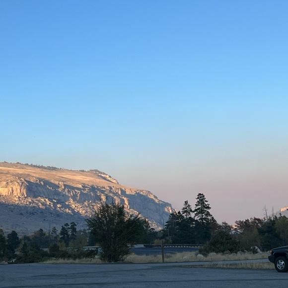 Meet your Posher, Megan - Picture 2 of 3